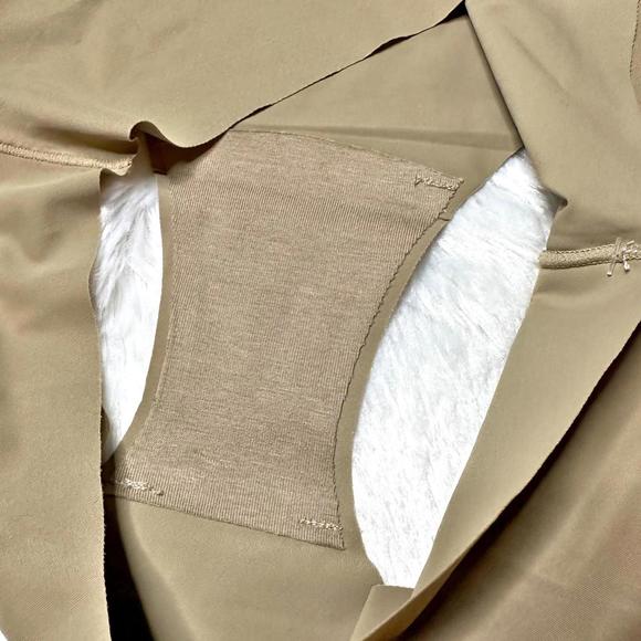 NWT Skims Naked Seamless Mid Waist Brief in Desert Women’s S - Picture 4 of 5